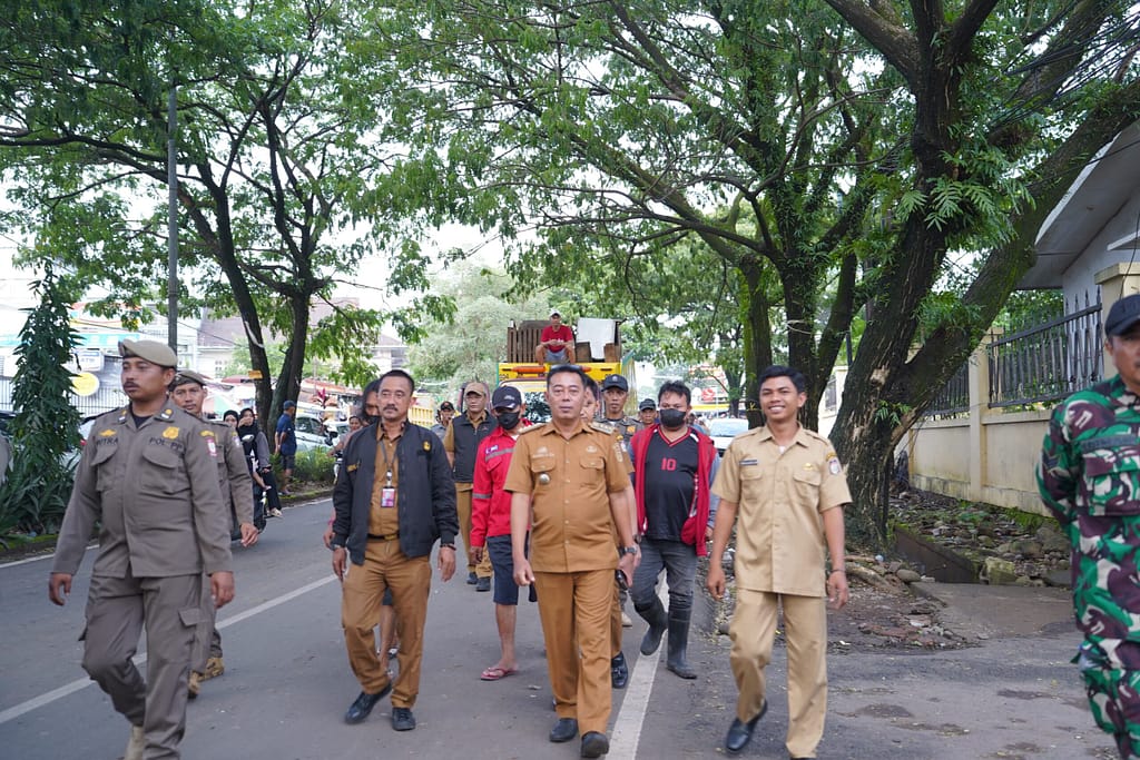Urai Kemacetan dan Kembalikan Fungsi Depan GOR, PK5 di Jalan Pajjaiang Ditertibkan