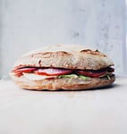 Doom Spending: Ancaman Serius bagi Keuangan Mahasiswa